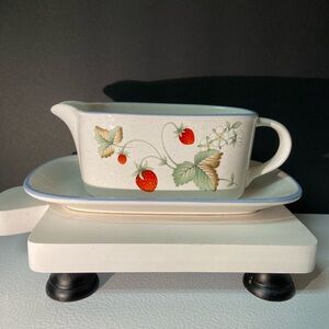 Strawberry Gravy Boat with Plate